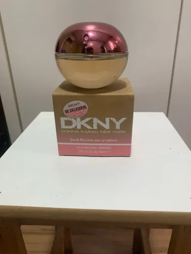 Donna karen new york perfume 100 ml nunca usado original na caixa
