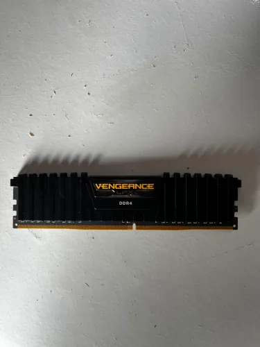 MEMÓRIA RAM 8GB 3200mhz CORSAIR