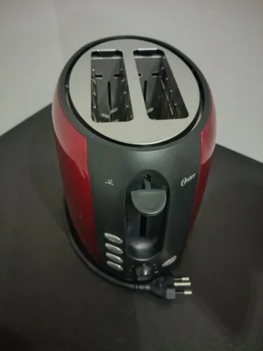 Tostadeira vermelha Oster 220V Nova, sem uso. OK