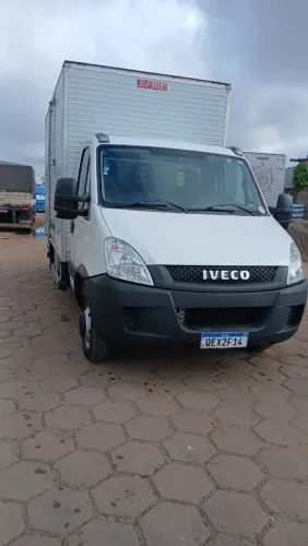 Caminhão Iveco