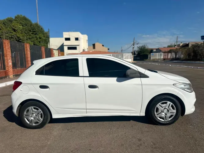 Chevrolet Onix JOY Hatch 1.0 8V Flex Mec. 4P 2018