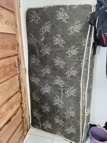 Colchão de molas solteiro 