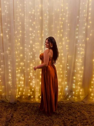 Vestido de gala para formaturas e casamentos. Terracota