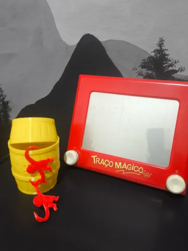 Traço mágico e barril de macacos Toy story 