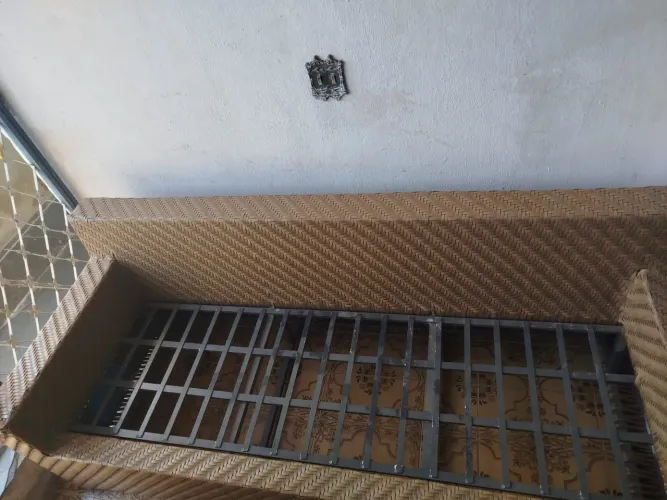 Móvel de rattan ( almofadas um pouco desgastadas)
