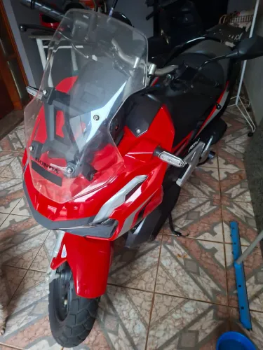 ADV 150 VERMELHA
