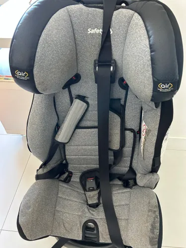 Cadeirinha de carro para criança