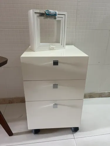 Mesa de cabeceira + nicho 