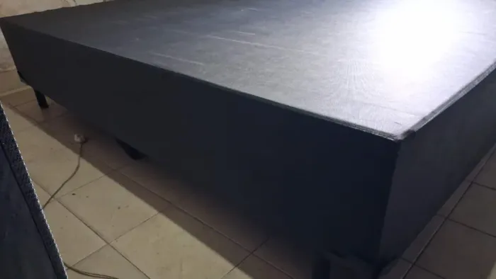Vendo base de cama box casal em corino