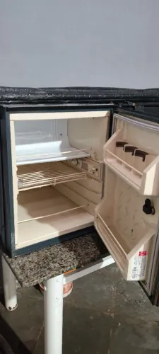 Vendo cozinha, geladeira e toldo para caminhão