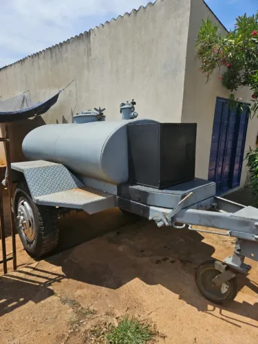 Carreta Comboio Tanque de 1500L ( Inox )  
