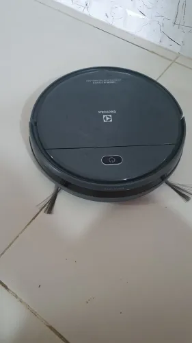 Robô Aspirador de Pó Electrolux ERB30 com Controle Remoto