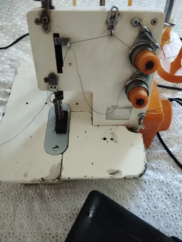 Máquina de costura Colarete 2 Agulhas Semi Industrial