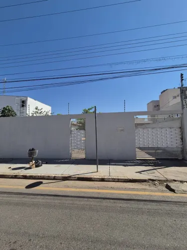 VENDE-SE CASA NO BAIRRO JARDIM CALIFÓRNIA