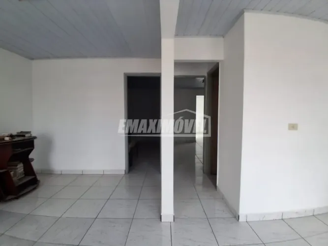 Casa terrea com 3 quartos para alugar no Central Parque em Sorocaba/SP