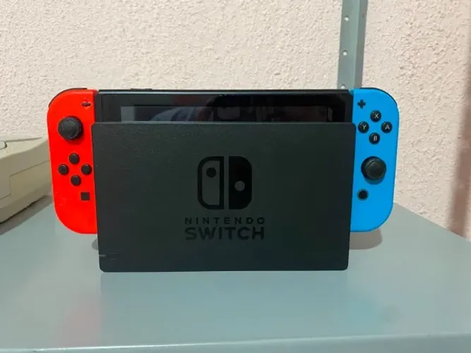 Nintendo Switch V2 (com defeito, não liga)