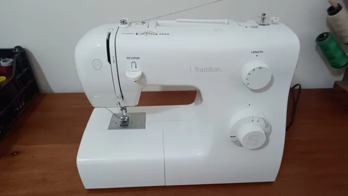MAQUINA DE COSTURA SINGER TRADITION