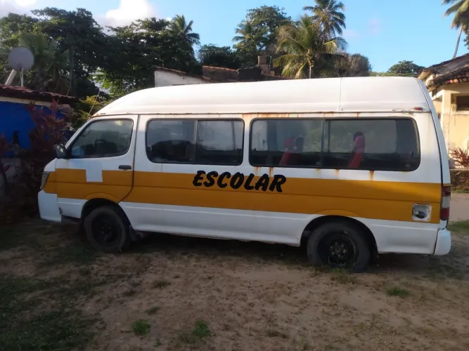 Jinbei Topic Escolar SL 2.2 8V/ 2.0 16V 4P 2010