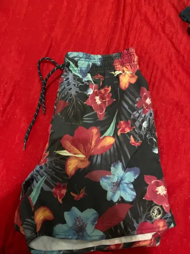 Short praia curto estampado tamanho M NOVO