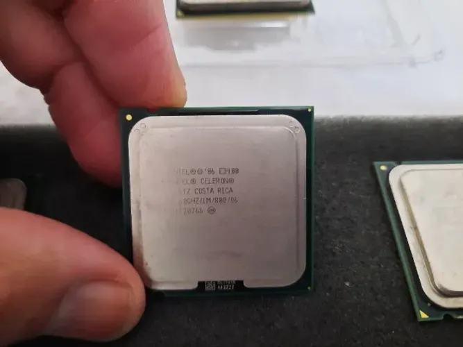 Lote Processadores Celelron E3400 & AMD