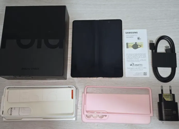 Samsung Galaxy Z Fold4 256GB Creme + Capas - PERFEITO ESTADO!