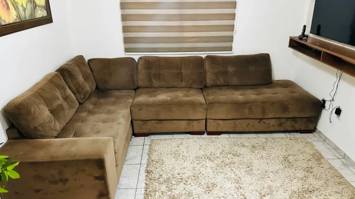 Sofá grande 7 lugares marrom novíssimo