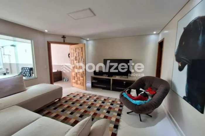 Casa Comercial à venda em Vila Scarpelli (Santo André) | 3 quartos, 1 suíte e 2 vagas