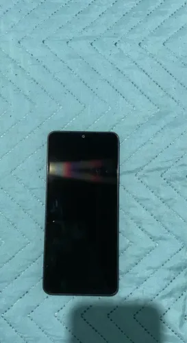 Vendo este celular semi novo, poucos meses de uso.