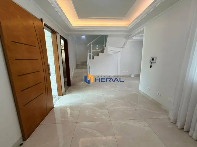 Sobrado com 3 quartos à venda, 200 m² por R$ 950.000 - Parque das Laranjeiras - Maringá/PR