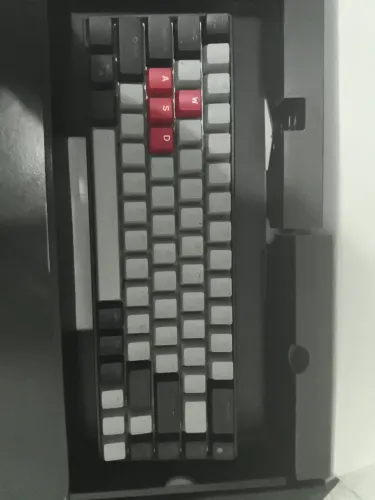 Teclado mecânico 65% perfeito estado 