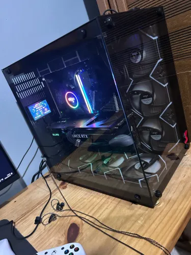 Gabinete DT3 HyperSpace com 6 ventoinhas Aigo  + Corsair CV650 e tela 3,5mm de brinde