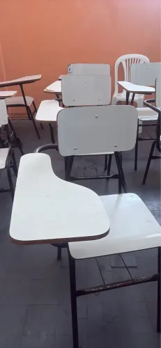 Vendo cadeiras escolares 