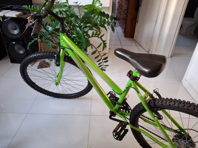 Bike Verde Néon Cromado