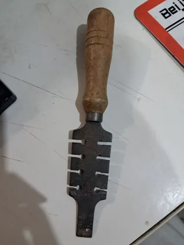 Travador de serrote Corneta década de 70 original