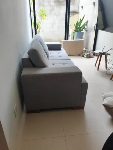 Sofá de linho cinza