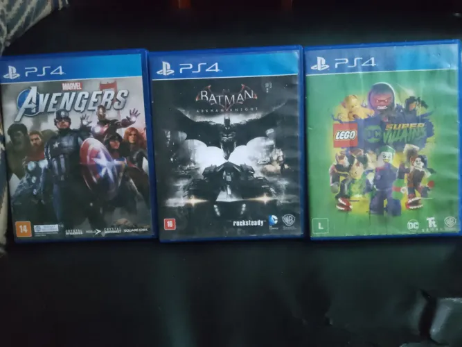 3 jogos PS4.