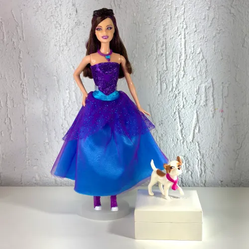 attel boneca alecia amiga estilista da barbie filme moda e magia 2010 e seu pet jacques