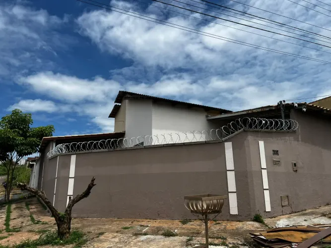 CASA À VENDA NO RES. CIDADE VERDE - GOIÂNIA