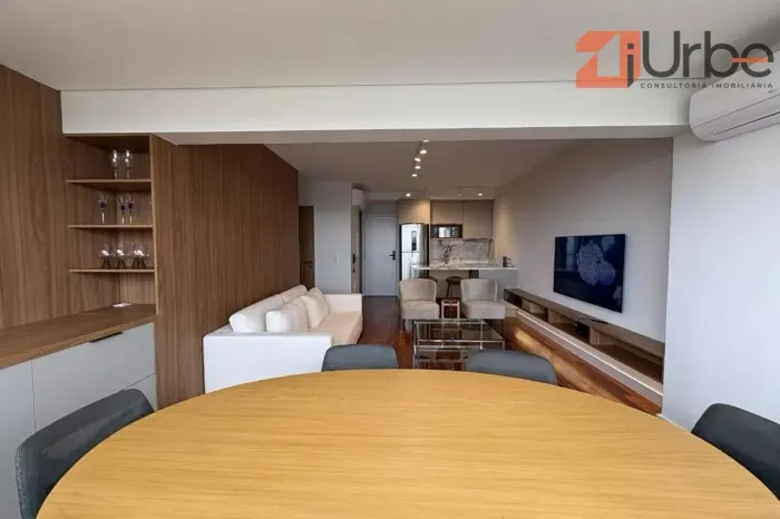 Apartamento mobiliado à venda em Pinheiros com 67m², 1 suíte próximo ao Metrô Fradique Cou