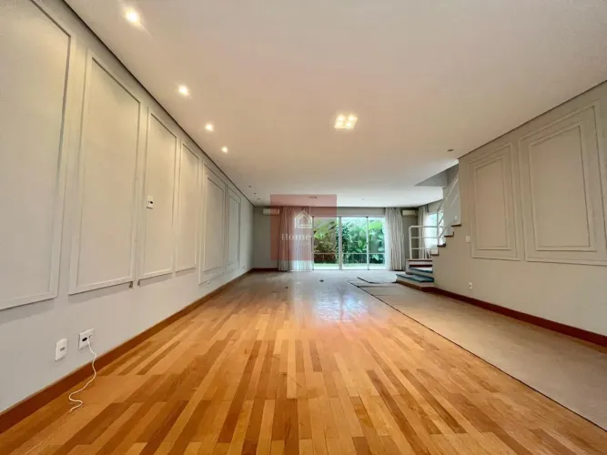 Casa de Alto Padrão para Locação em Condomínio de Casas no Brooklin