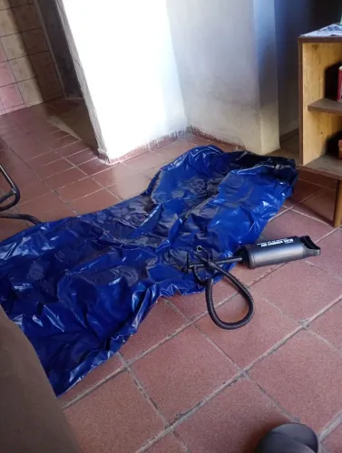 Colchão inflável solteiro+ BOMBA DE ECHER.
