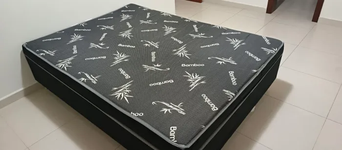 Vendo cama box nova