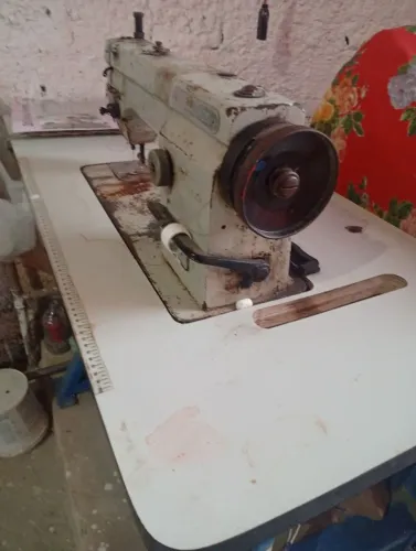 Máquina de costura reta industrial 