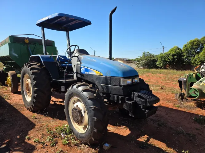 New Holland TL 75E 2010 4x4 Plataformado - Só 3.000h Pneus e Banco Novos - Oportunidade