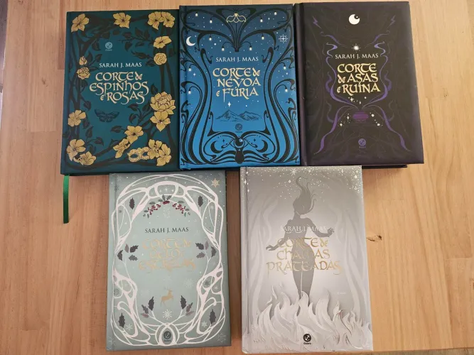 ACOTAR Coleção de luxo (Corte de espinhos e rosas)
