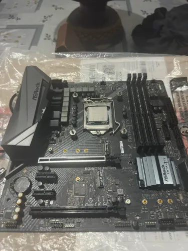 Placa mãe ASRock B360M Pro4 + processador i79700k
