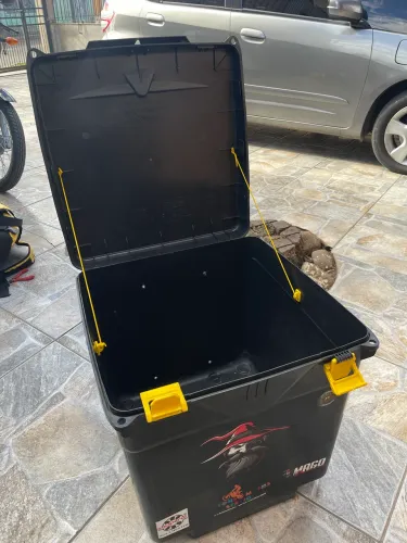 Baú 110LT com catraca, parafusado por dentro com borboleta !! 