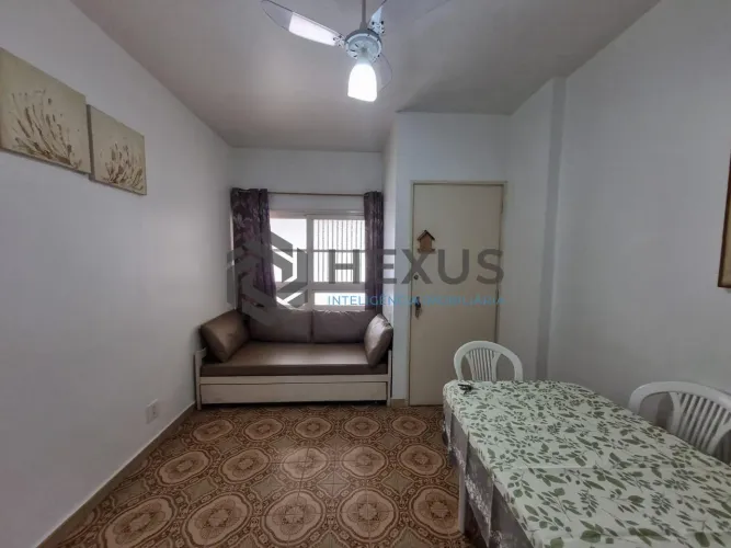 Apartamento na quadra mar da Praia das Pitangueiras, Guaruja
