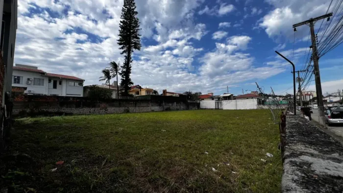 Terreno com 1.330m²  Capoeiras, Florianópolis/ SC