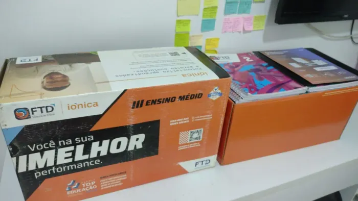 Livros seminovos 2021- todas as matérias. 1 série.